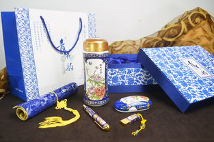 中國(guó)夢(mèng)創(chuàng)意禮品 青花瓷筆筒三件套裝，房地產(chǎn)開盤禮贈(zèng)佳品